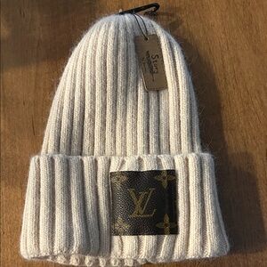 Imitation Louis Vuitton beanie